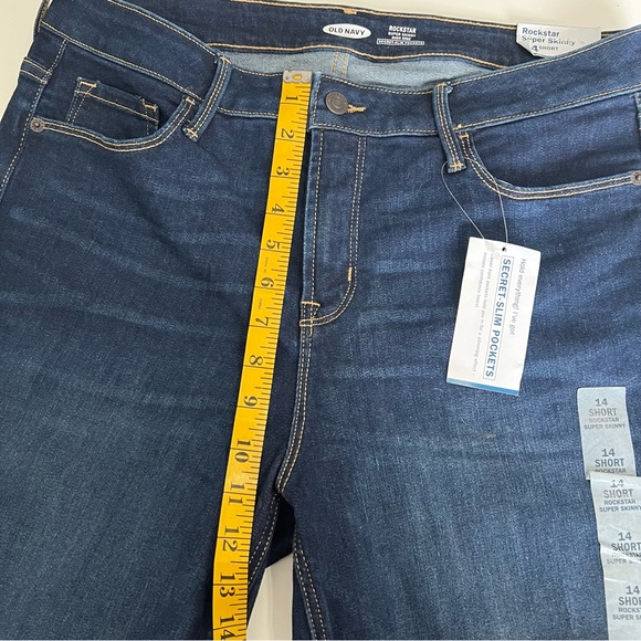 Old Navy Highrise Skinny Jeans - Picture 4 of 11
